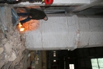 Histórica encendida de viejas chimeneas de azulejeras de la provincia como la de Sanchis de l'Alcora