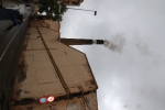 Histórica encendida de viejas chimeneas de azulejeras de la provincia como la de Sanchis de l'Alcora