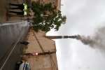 Histórica encendida de viejas chimeneas de azulejeras de la provincia como la de Sanchis de l'Alcora