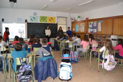 La Concejala de Igualdad e Isonoma imparten talleres de sensibilizacin en los colegios