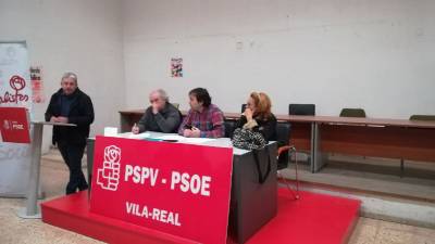L'assemblea del PSPV de Vila-real aprova per unanimitat la llista de delegats al congrs comarcal, que encapala Javier Serralvo