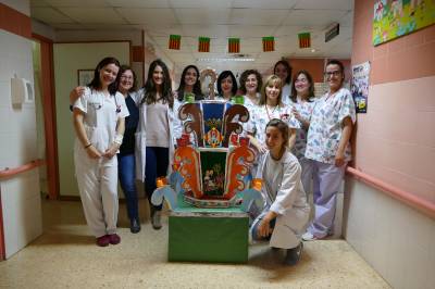 El Hospital General de Castell acerca la Magdalena a los nios ingresados en Pediatra