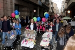 La lluvia agua la fiesta de la Cavalcada del ninot