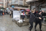 La lluvia agua la fiesta de la Cavalcada del ninot
