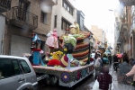 La lluvia agua la fiesta de la Cavalcada del ninot
