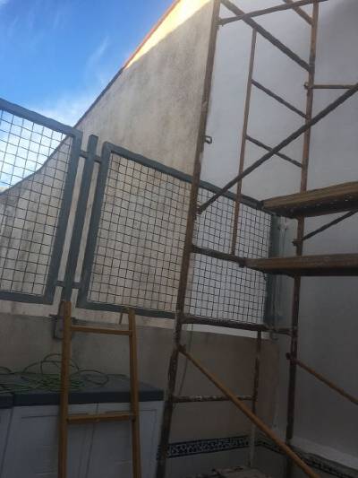 Rehabilitacin de las paredes de la cooperativa de La Llosa
