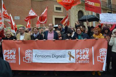 Ernest Blanch agradece que la ciudadana, a pesar de la lluvia, haya respaldado la manifestacin de Castelln por unas pensiones dignas 