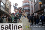 La visita oficial a las fallas llena las calles de fiesta