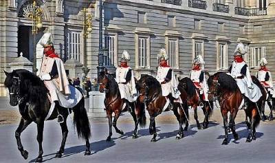 La Caballera de la Guardia Real realizar exhibiciones en Borriana durante toda la jornada del viernes 20 de abril
