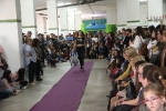 Fira Nova Temporada de ACOSAL con un concurrido defile de moda y actuación de On! Dance