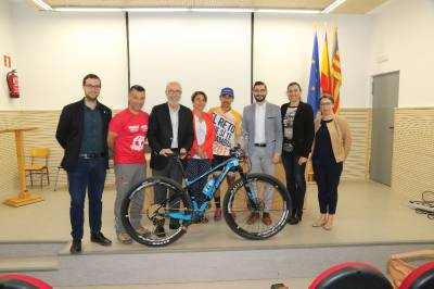 PRESENTACION DE LA GIGANTE SMALL QUE EL PROXIMO AO SER MARATN SERIES DEL CAMPEONATO DE EUROPA