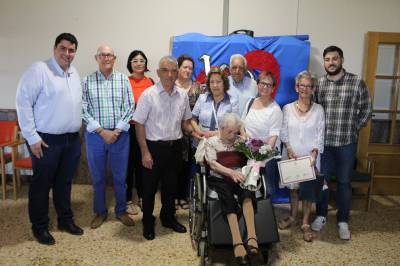 Reconocimiento a Irene Celades por su 100 aniversario