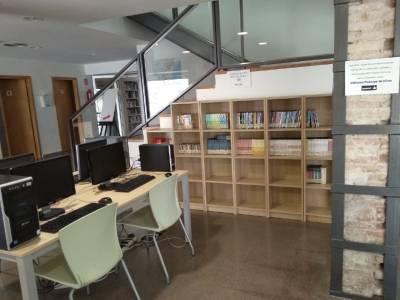Xilxes millora la Biblioteca Municipal amb nou mobiliari i nous ttols