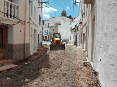 Comencen les obres de reforma i pavimentaci del carrer La Bassa
