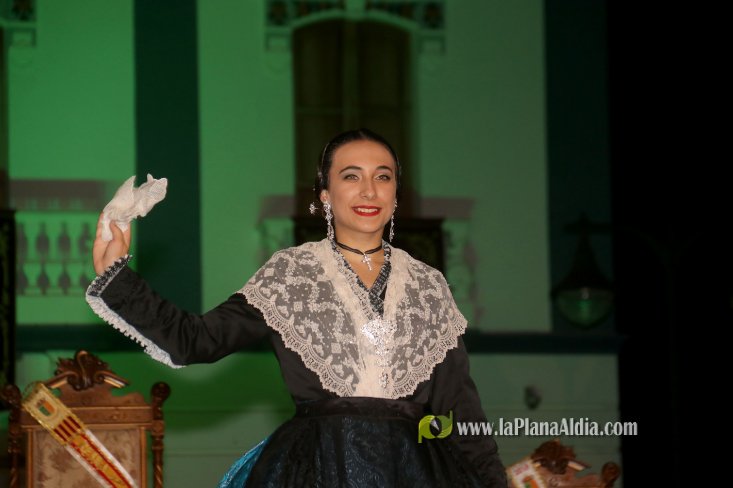 Les Alqueries corona a Inma Fornet com a la reina de les festes 2018