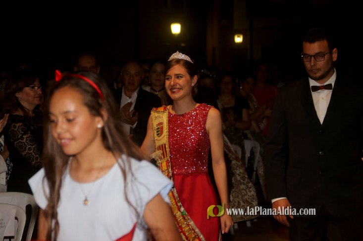 Les Alqueries corona a Inma Fornet com a la reina de les festes 2018
