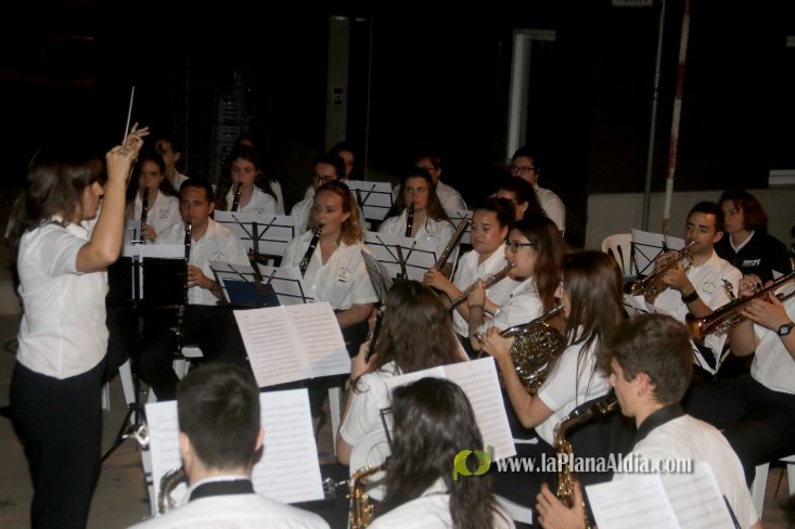 Les Alqueries corona a Inma Fornet com a la reina de les festes 2018