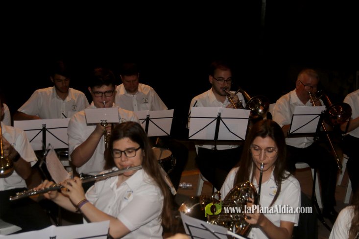 Les Alqueries corona a Inma Fornet com a la reina de les festes 2018