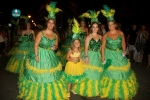 Colorida nit de disfresses de les Penyes en Festes