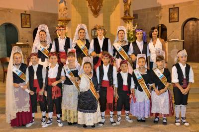 Canet honra a la Mare de Déu d'Agost amb música i danses