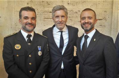 El Comissari Cap de la Policia Local de Borriana, Francisco Javier Catalán, rep la Condecoració de Plata de la Generalitat