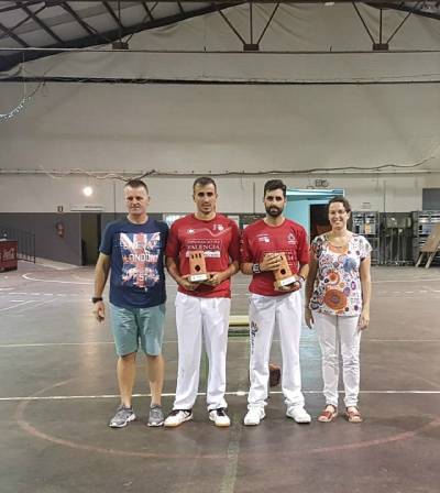 Ximo i Alejandro guanyen el torneig de pilota valenciana de les festes patronals d'Almenara
