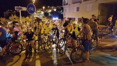La Vall d'Uix cierra la setmana de la mobilitat con una marcha nocturna