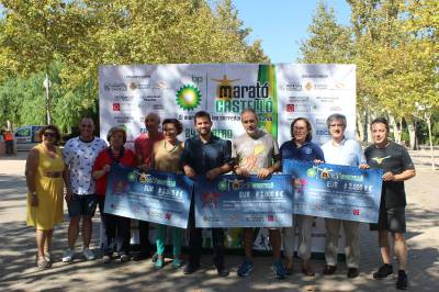 L'Ajuntament i la Marat BP Castell lliuren els xecs solidaris