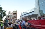 El Pregó 'clama' a la fiesta e inunda de color e ilusión las calles de Oropesa del Mar