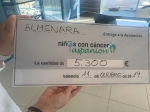 L'Ajuntament d'Almenara lliura a Aspanion, niños con cáncer els 5.300 euros recaptats amb els donatius del sopar de les calderes