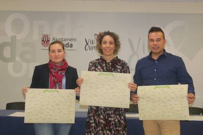 El Ayuntamiento de Onda reparte 36.000 manteles en los restaurantes para fomentar el uso del valenciano entre los turistas en Fira d'Onda