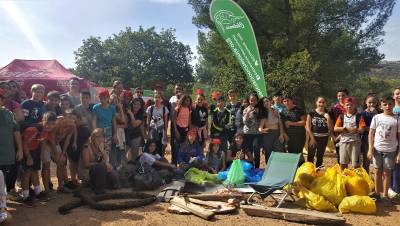 Estudiantes del Torre del Rei recogen 65 kilos de residuos en la Renegà dentro del proyecto Mares Circulares