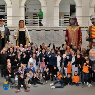 L'Ajuntament i la Colla de Gegants i Cabuts proposen als collegis preparar 'cabuts' i participar en la cercavila del XIII Aplec en Sant Blai