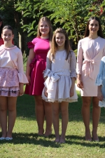 Las Reinas Falleras de Burriana 2020 se fotografían con las Falleras Mayores del próximo ejercicio