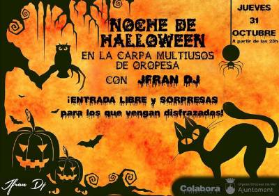 Los monstruos de la tradicin valenciana 'toman' la plaza Mayor de Oropesa del Mar por Halloween