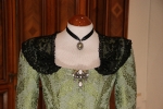 Amatista y ?palo, los colores escogidos por las Reinas Falleras de Burriana  para sus trajes oficiales