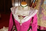 Amatista y ?palo, los colores escogidos por las Reinas Falleras de Burriana  para sus trajes oficiales