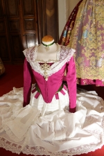 Amatista y ?palo, los colores escogidos por las Reinas Falleras de Burriana  para sus trajes oficiales
