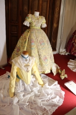 Amatista y ?palo, los colores escogidos por las Reinas Falleras de Burriana  para sus trajes oficiales