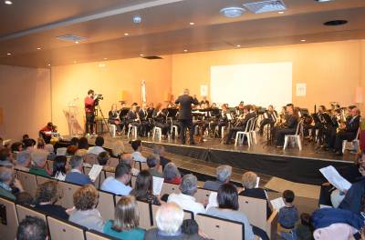La Uni Musical d'Orpesa celebra Santa Cecilia con un homenaje a los 30 aos de trayectoria de su director