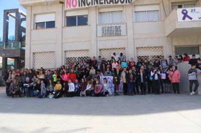 Los centros educativos de l'Alcora claman por la igualdad y contra la violencia de gnero