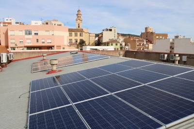 L'Alcora fomenta l's d'energies renovables amb la installaci de plaques solars en edificis municipals