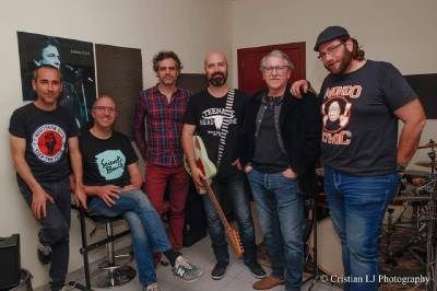 Toni Porcar presenta las canciones de su próximo disco en el auditorio