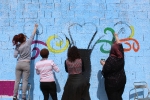 El Grup de Dones de Borriana cierra su primera edición con la creación de un mural colectivo reivindicativo