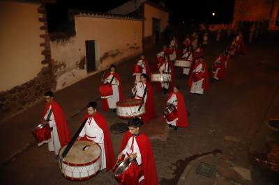 Fervor y solemnidad marcan el Viernes Santo en Vilafamés