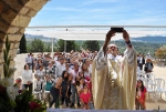 Los valldalbenses cumplen con la tradición de subir en romería a la ermita de Sant Cristòfol 