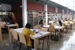 La sala d'estudi de la biblioteca de Nules s'ompli en període d'exàmens
