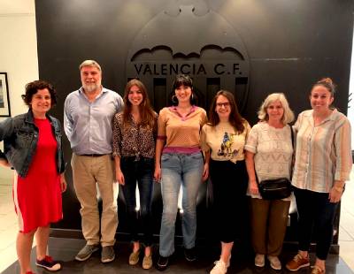 El grupo el Kioskero presenta su campaa a la Fundacin Valencia C.F.