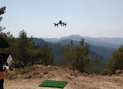 L'empresa de drons per a salvar i repoblar boscos IDIsostenibilitat entra a formar part d'Espaitec 
