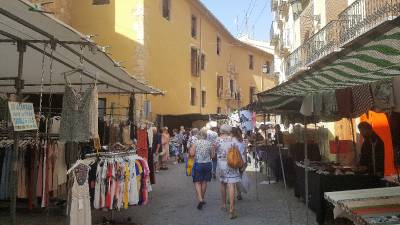 El Ayuntamiento de Segorbe retira el mercado de la calle Colón y lo devuelve a la plaza de la Cueva Santa